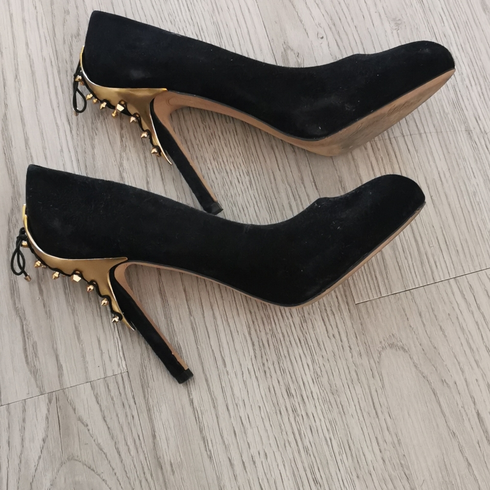Sam Edlemman heels